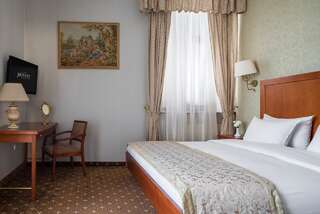 Отель Моцарт Отель Одесса Представительский люкс-4