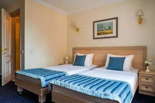 Отель Моцарт Отель Одесса Двухместный номер с 1 кроватью или 2 отдельными кроватями-14