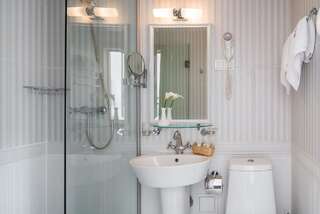 Отель Моцарт Отель Одесса Двухместный номер с 1 кроватью или 2 отдельными кроватями-2